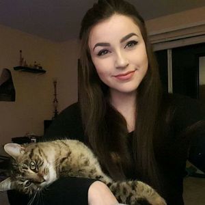 Meet your Posher, Holly